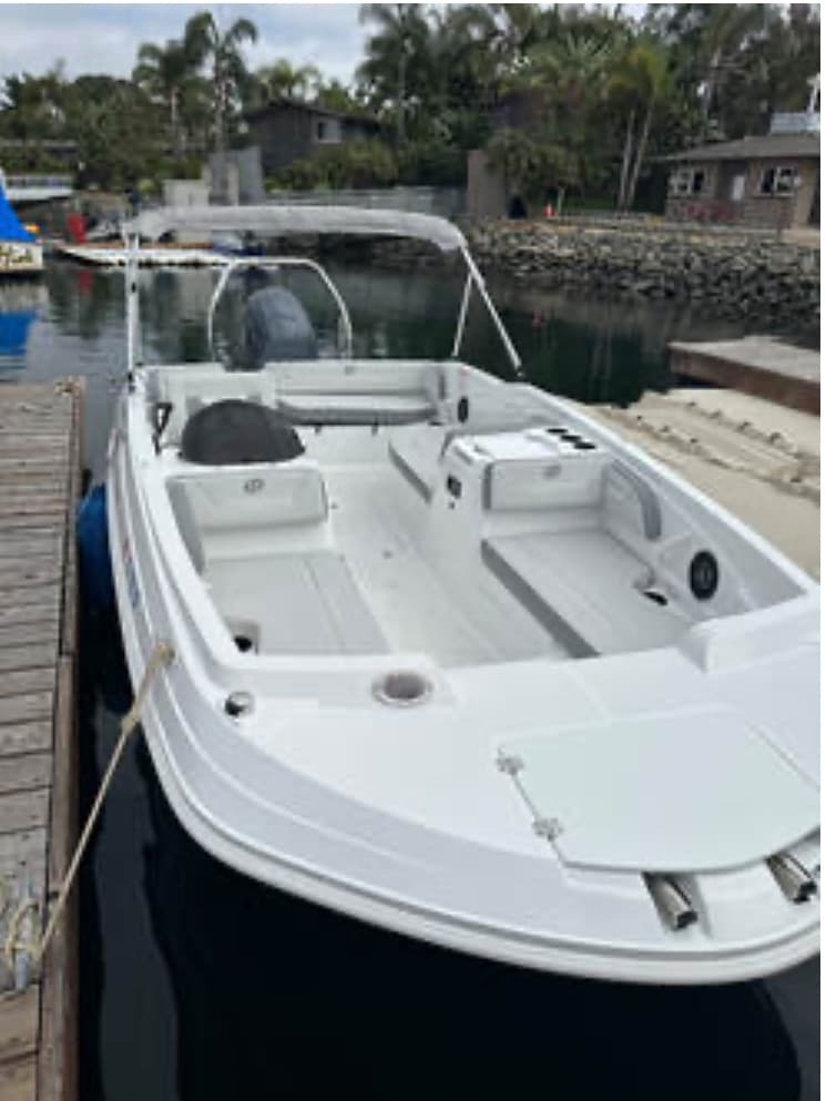 20ft Outboard Ski Boat Rental in San Diego, CA