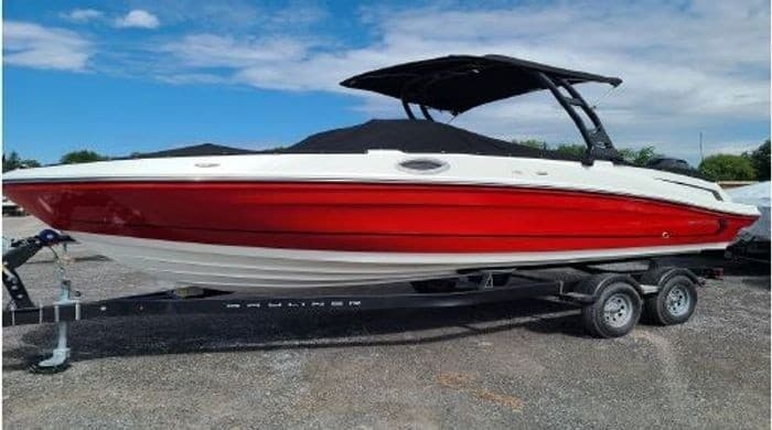 Muskoka Bayliner VR6 OB 150HP Bowrider Rental from Port Severn