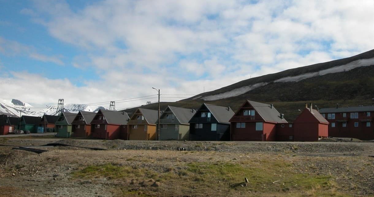 City Walk & Arctic Feast with Rana Itinerans in Longyearbyen