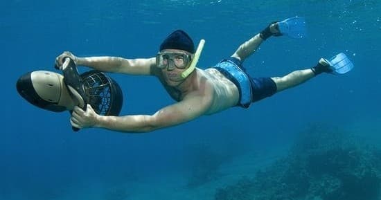 Underwater Scooter Adventure in West End, Roatán: Motorized Snorkel Through Caribbean Coral Gardens