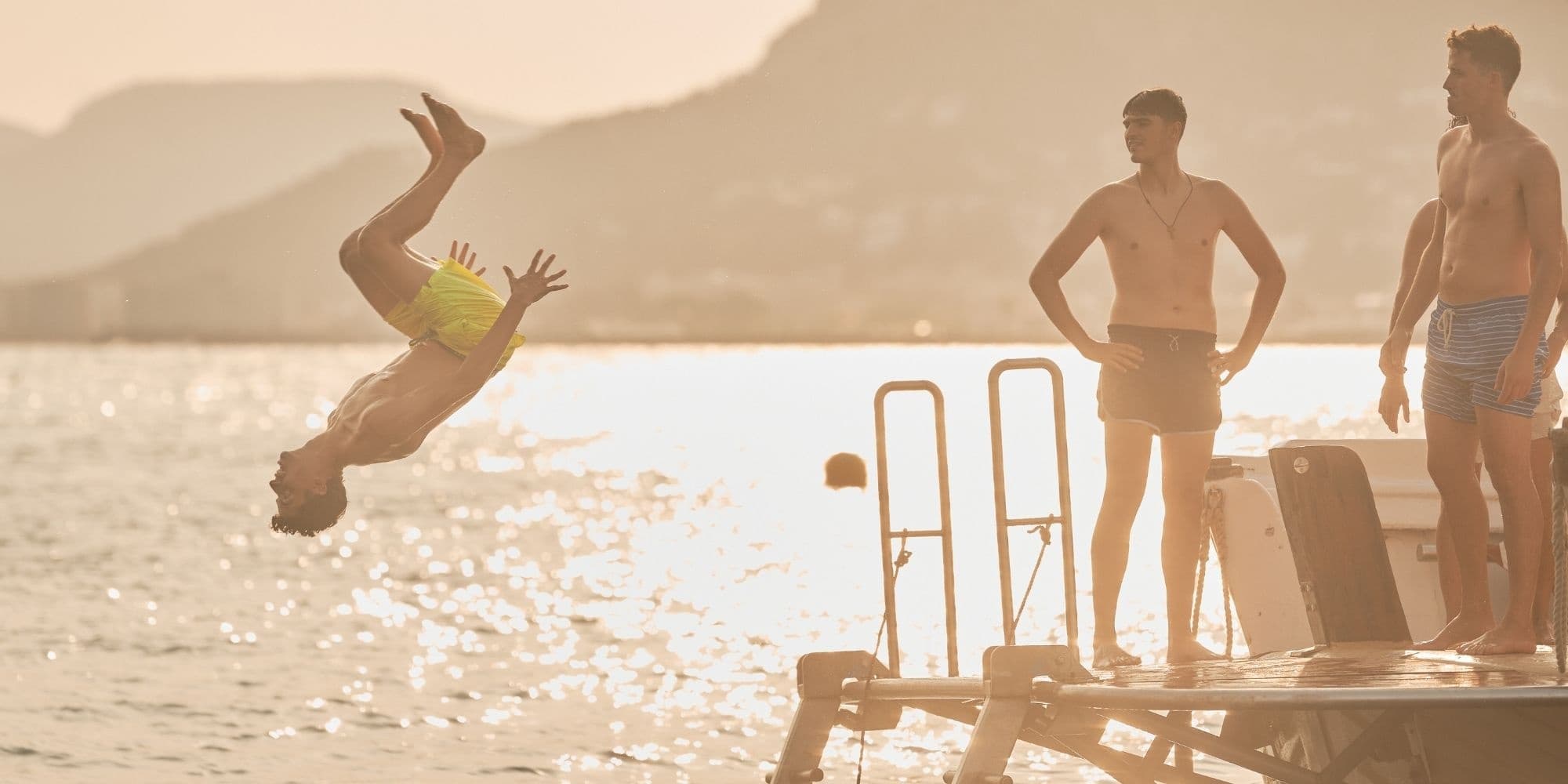 sunset-dj-cruise-mareo-club-l-estartit-costa-brava photo 3