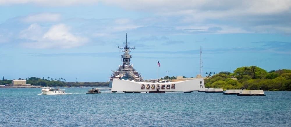 Explore Pearl Harbor & Circle Island Tour from Big Island