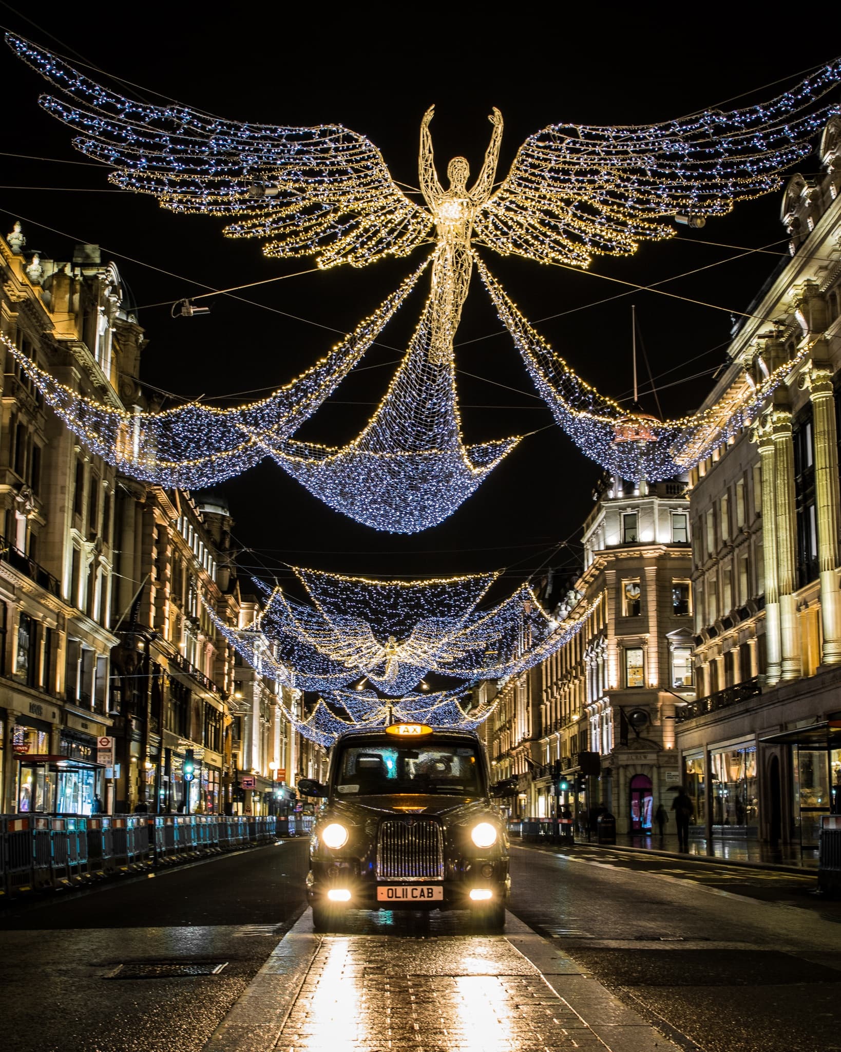 Holiday Lights & Festive Charm with Discover Real London