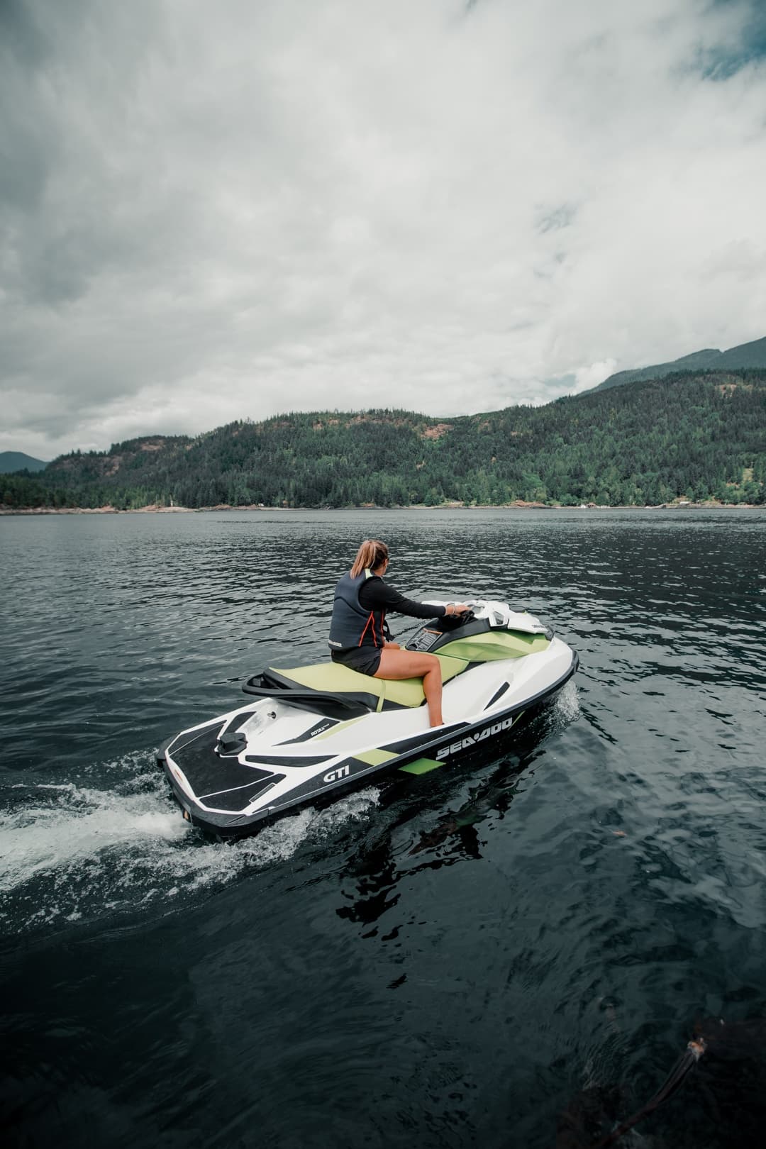 Water Activities at Egmont Adventure Centre in Jervis Inlet