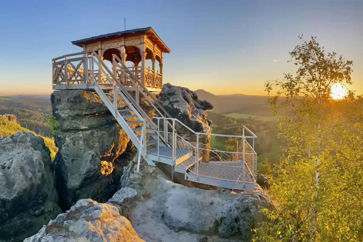 Tailored Private Day Trips with Saxon Tours in Děčín