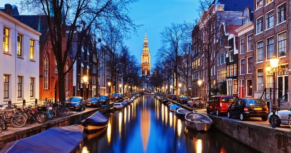 Amsterdam Walking Tours with Camaleon Tours