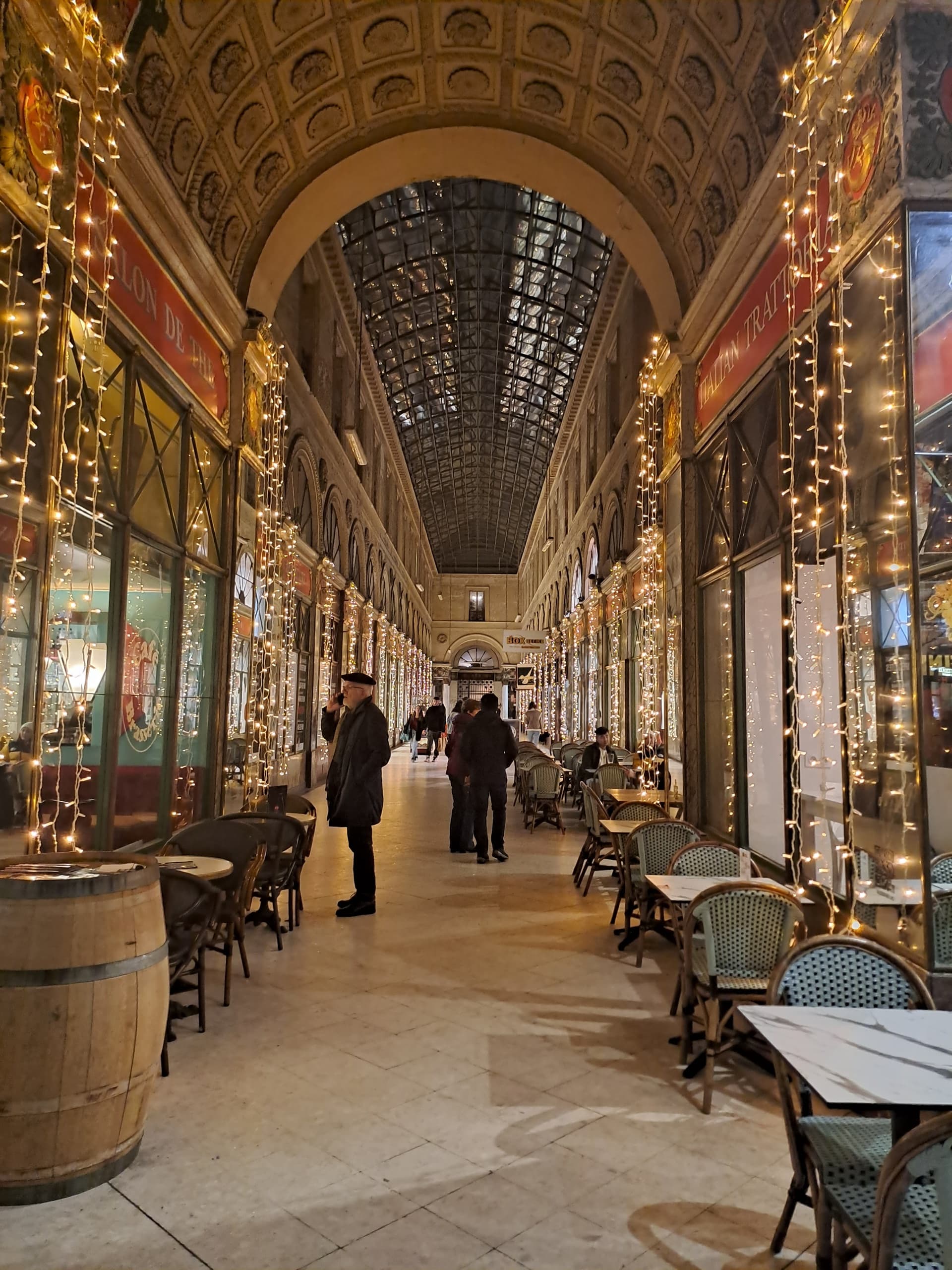 Bordeaux Christmas Gourmet Tour: Three‑Hour Holiday Tasting Walk photo 1
