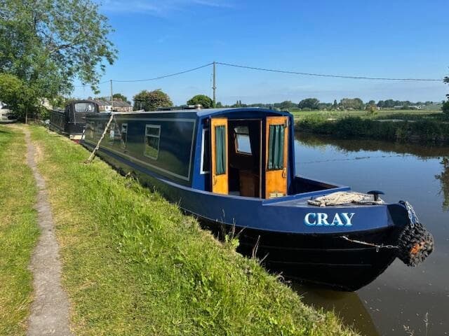 Discover the Art of Canal Boating: A Hands-On Experience on Lancashire's Waterways