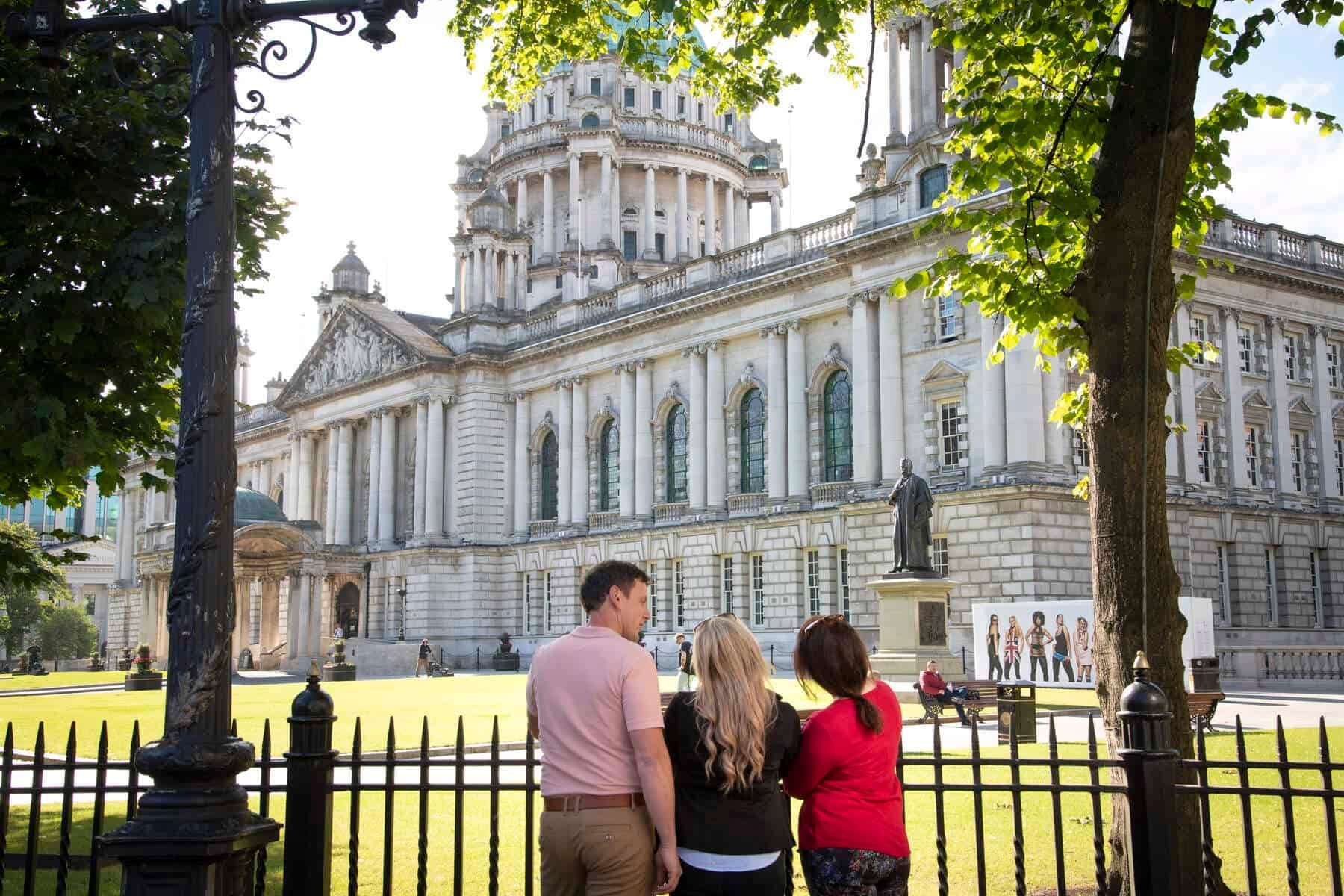 Belfast City & Giants Causeway Tour by Irish Luxury Day Tours