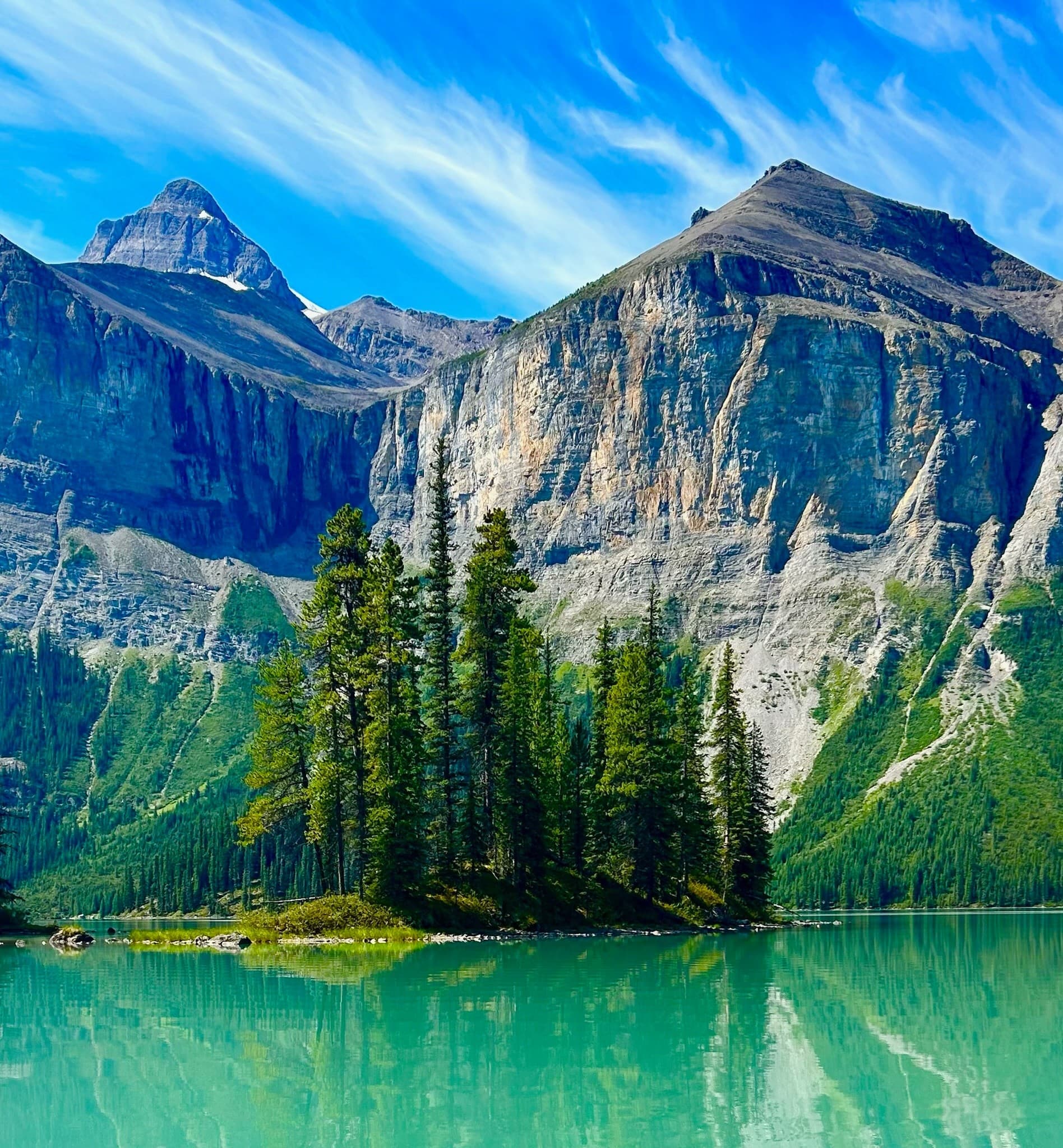 Maligne Lake Spirit Island Expedition — Private 12-Hour Boat Trip