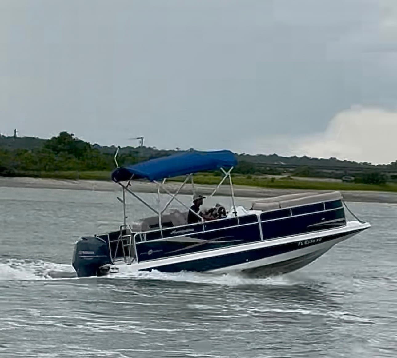 Hurricane 216 Deck Boat on Matanzas River: Sandbars, Dolphins & St. Augustine Cruises photo 2