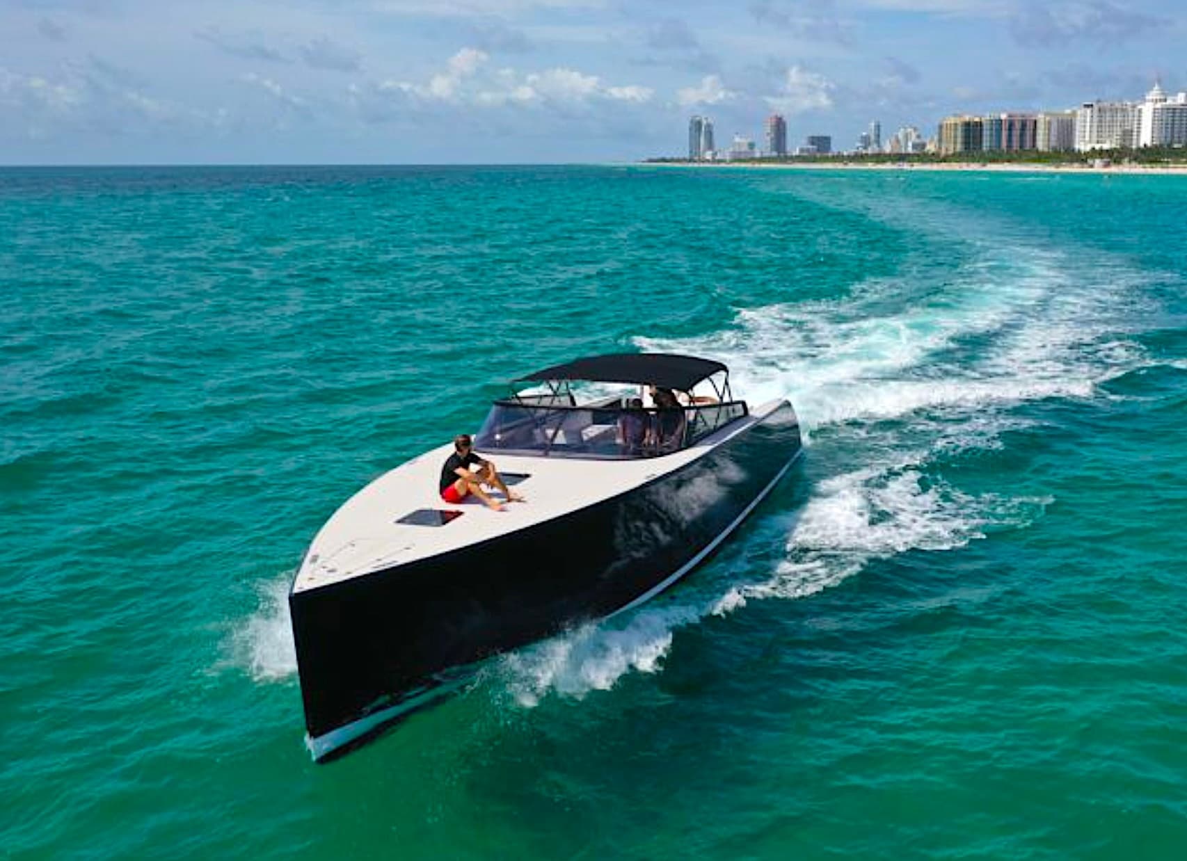 Luxury Yacht Charter with Miami Boat Experts in Miami Beach