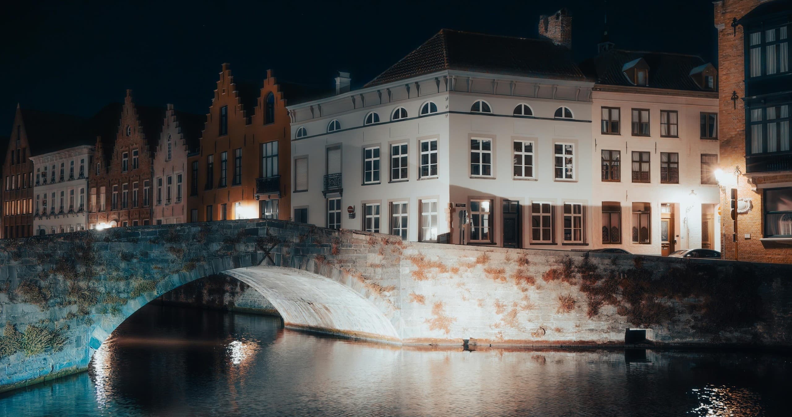 Night Tour With a Real Local: Explore Bruges’ Hidden Alleys After Dark photo 3