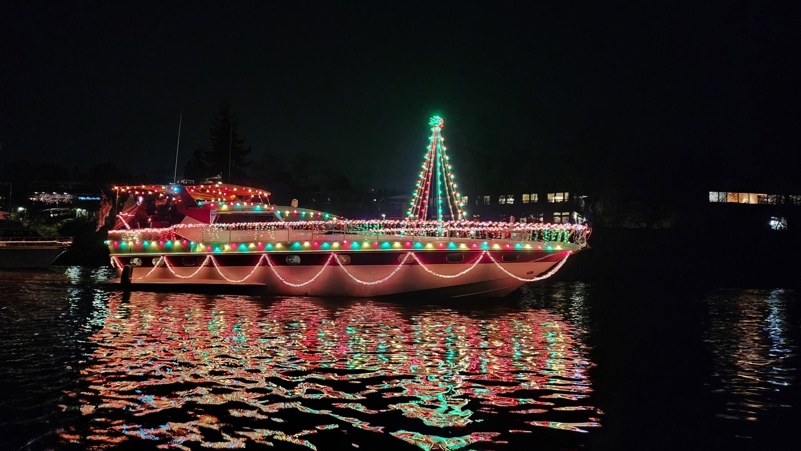 Experience the Magic of Seattle’s Holiday Lights Cruise on Lake Union