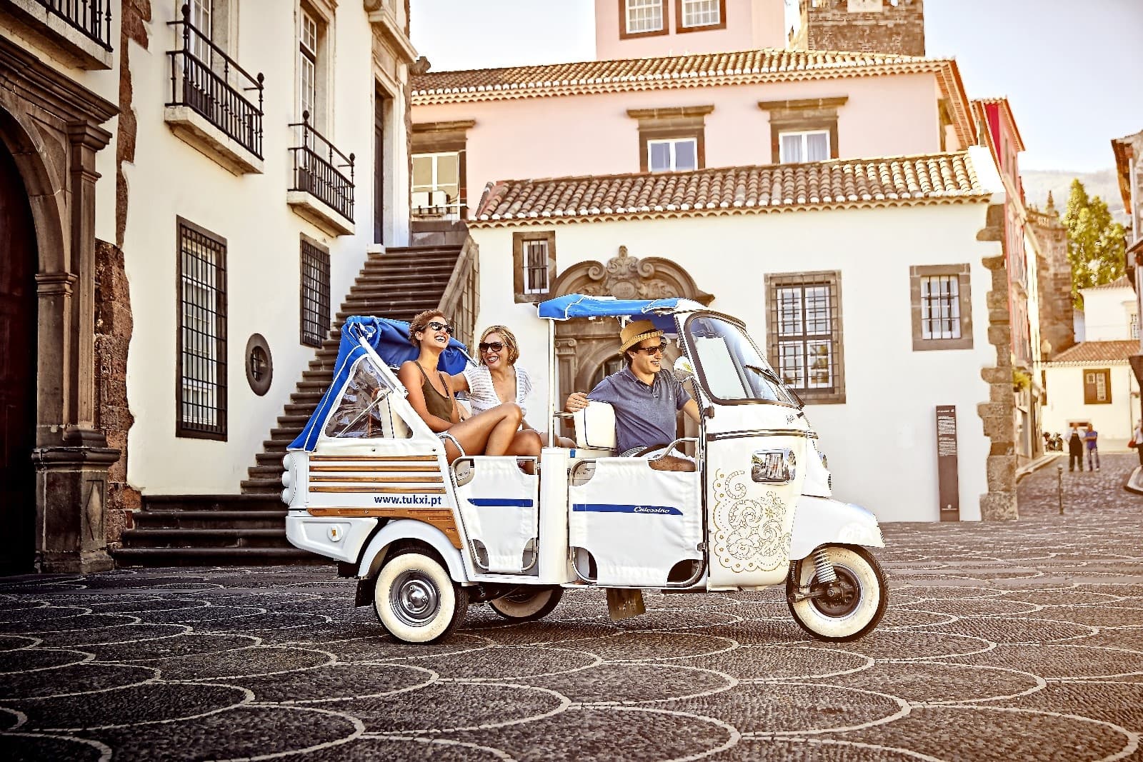 Madeira Grand Experience Tour: Funchal & Coastal Highlights