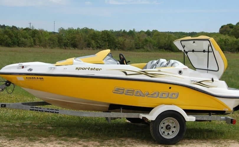 Watersports & Speedboat Adventures at Location Marine St-Donat