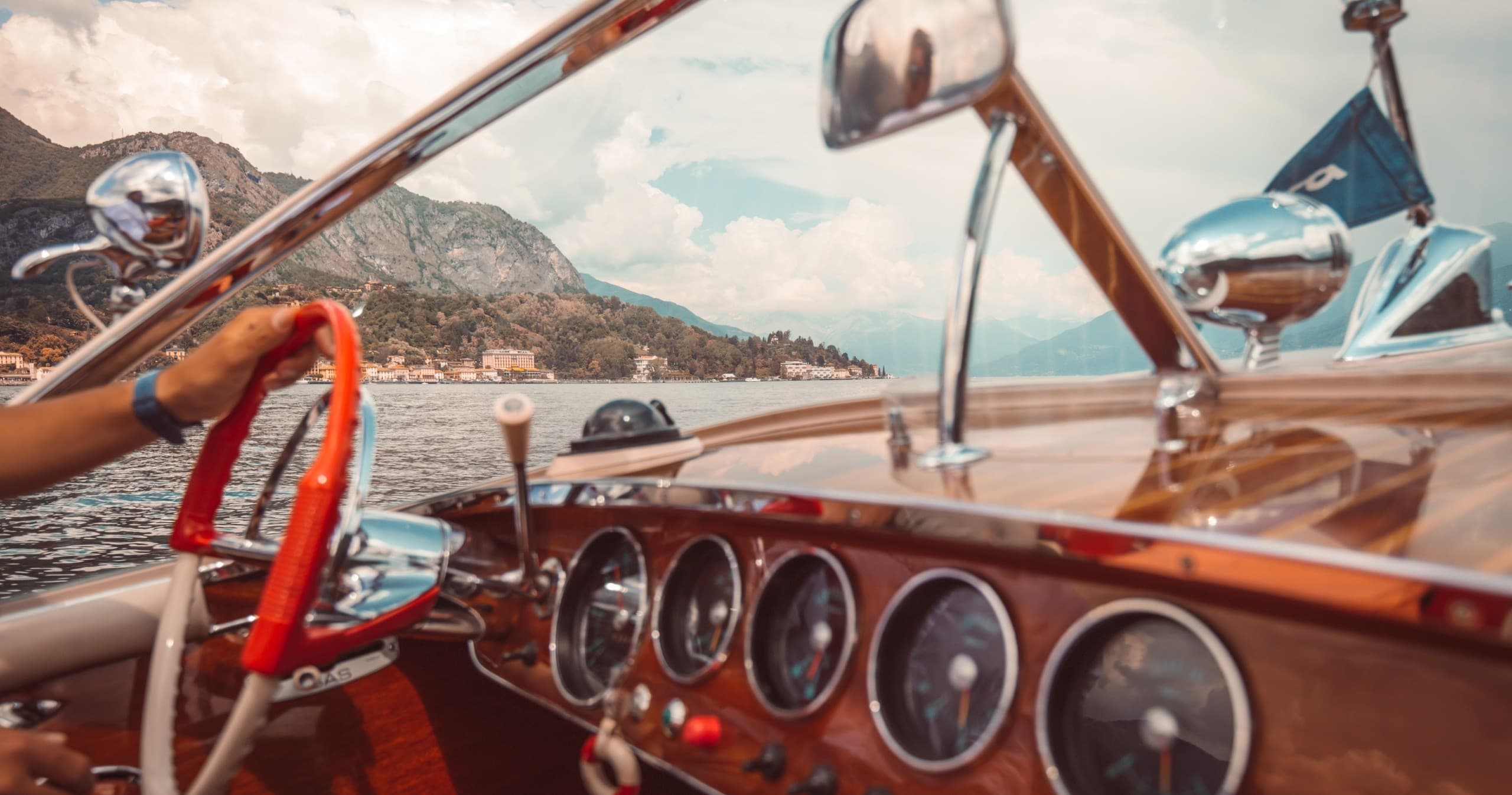 Lake Como Sunset Boat Tour with Riva Ariston