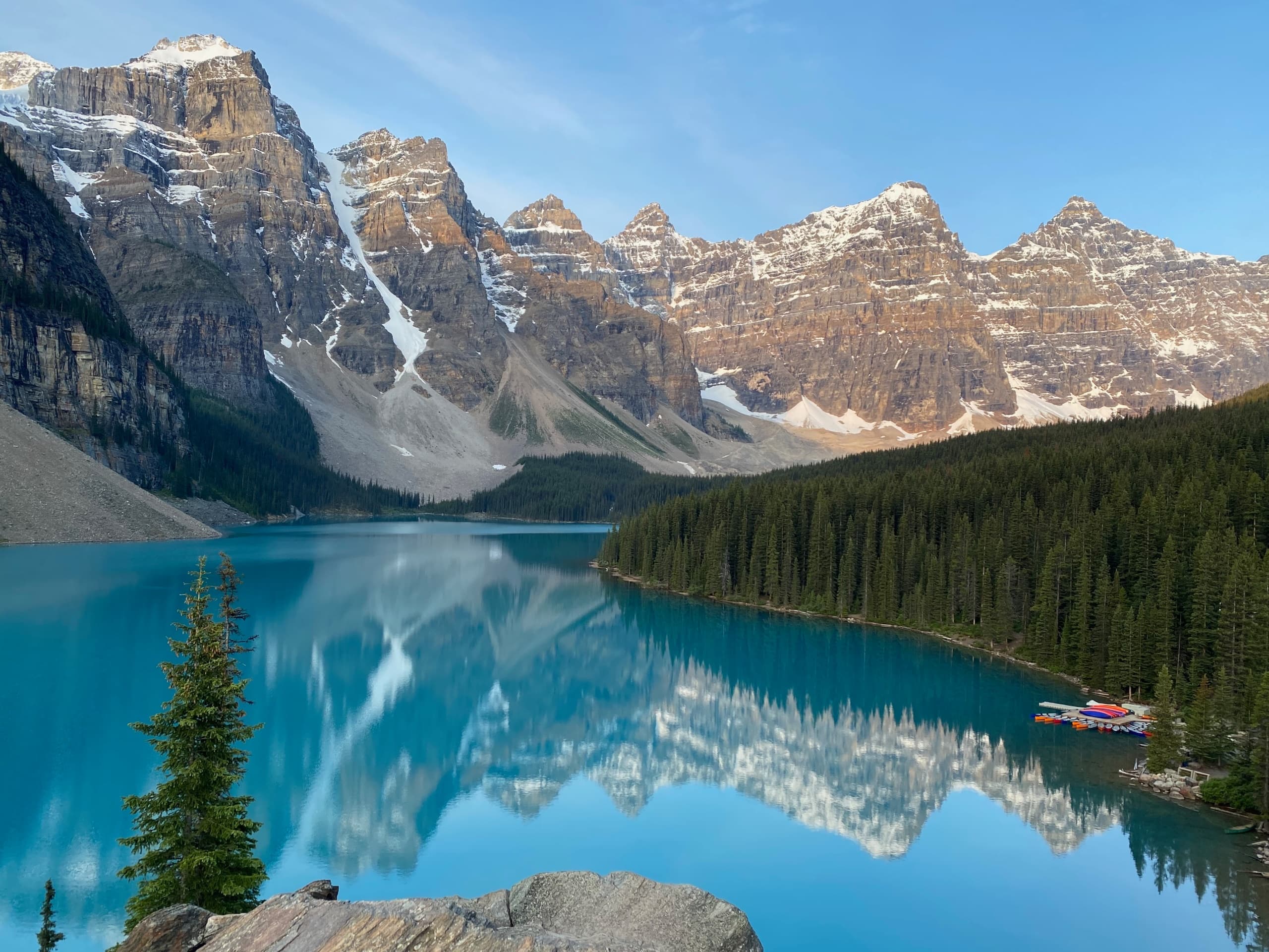 Moraine Lake & Lake Louise Sunrise with Explore Banff Tours