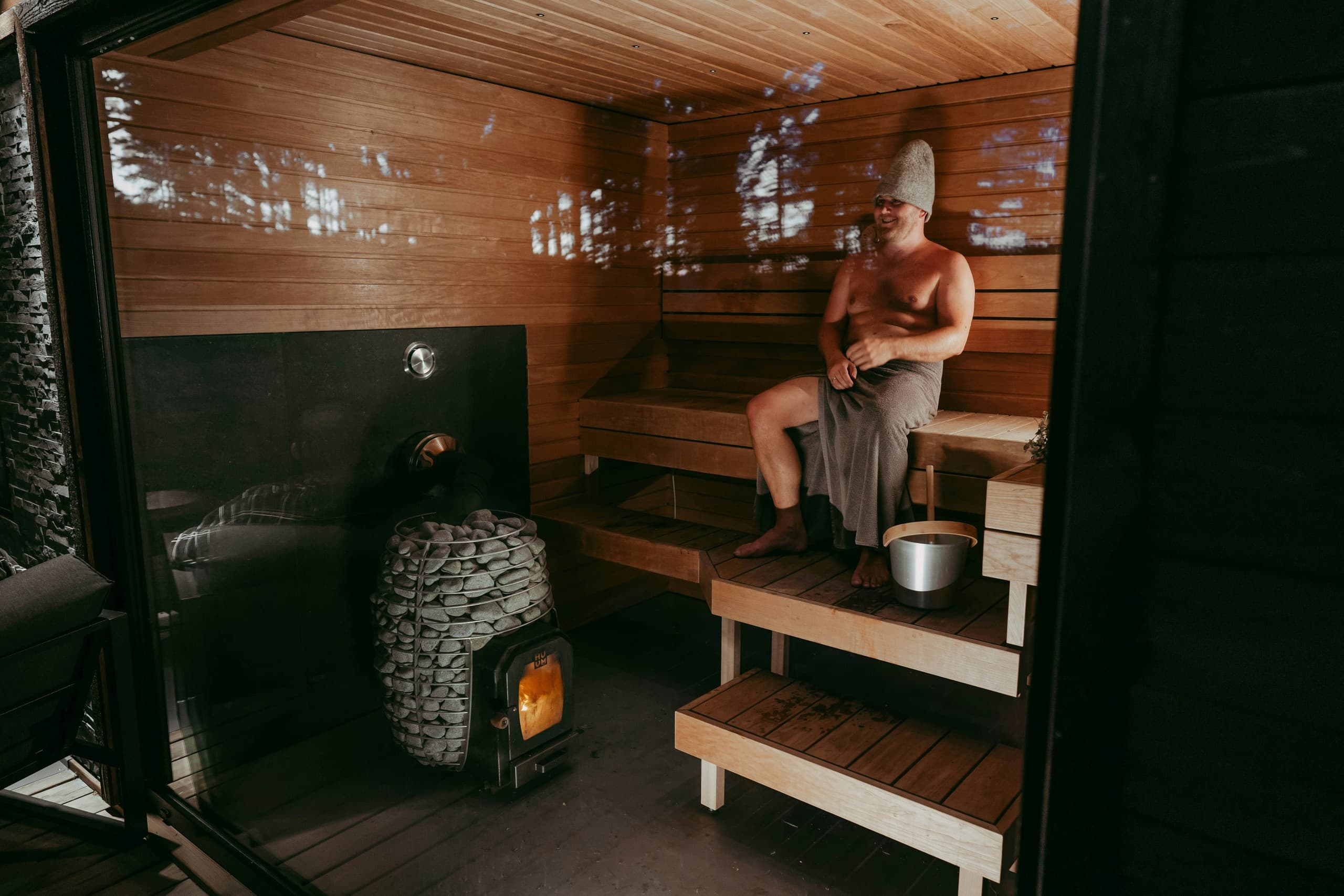 Kilpisjärvi Shore Sauna & Hot Tub — Two-Hour Arctic Sauna Experience