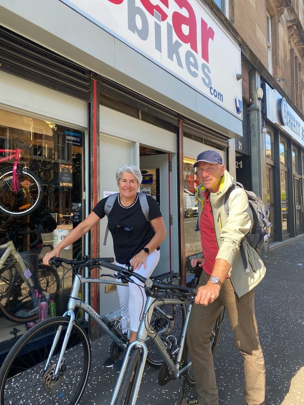 Explore Scotland by Bike: 23-Day Ridgeback Vanteo Hire from Glasgow