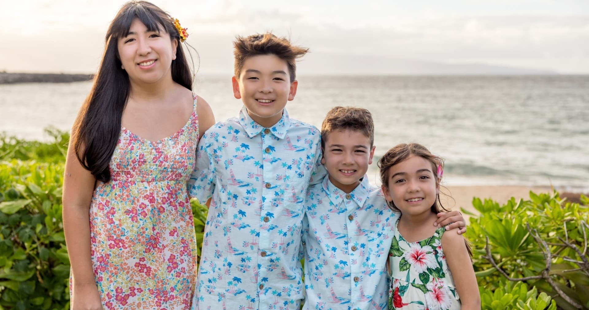 oahu-beach-photoshoot-30-minute-aloha-package-for-families-and-couples photo 3
