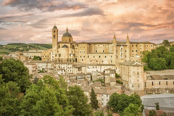 Urbino: Private Walking Tour & Palazzo Ducale by Bologna Tour