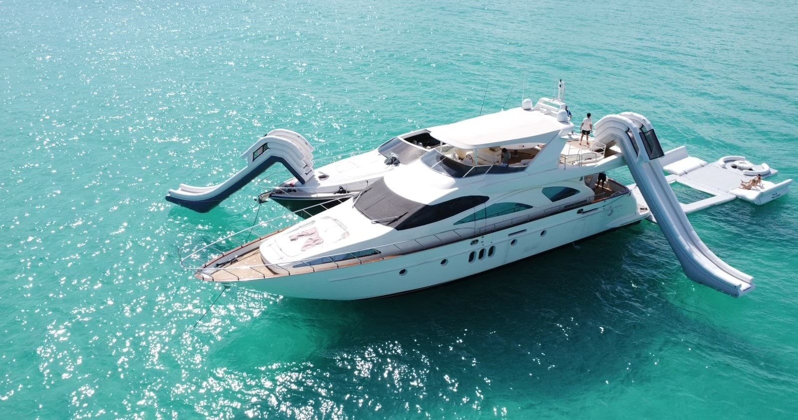 Luxury Yacht Charter in Cancun with Lady Enchanted