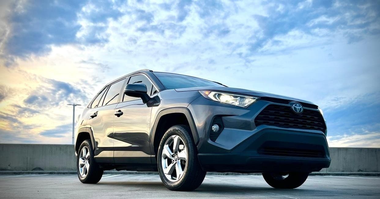 Eco-Friendly Adventure Rentals with Top Car Share in Tampa