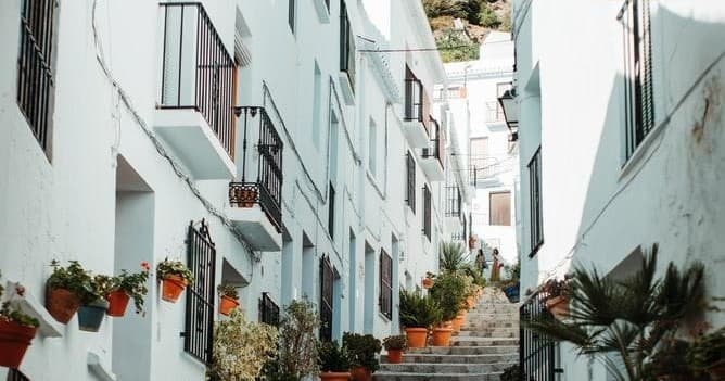Discovering Spain: Nerja y Frigiliana from Granada