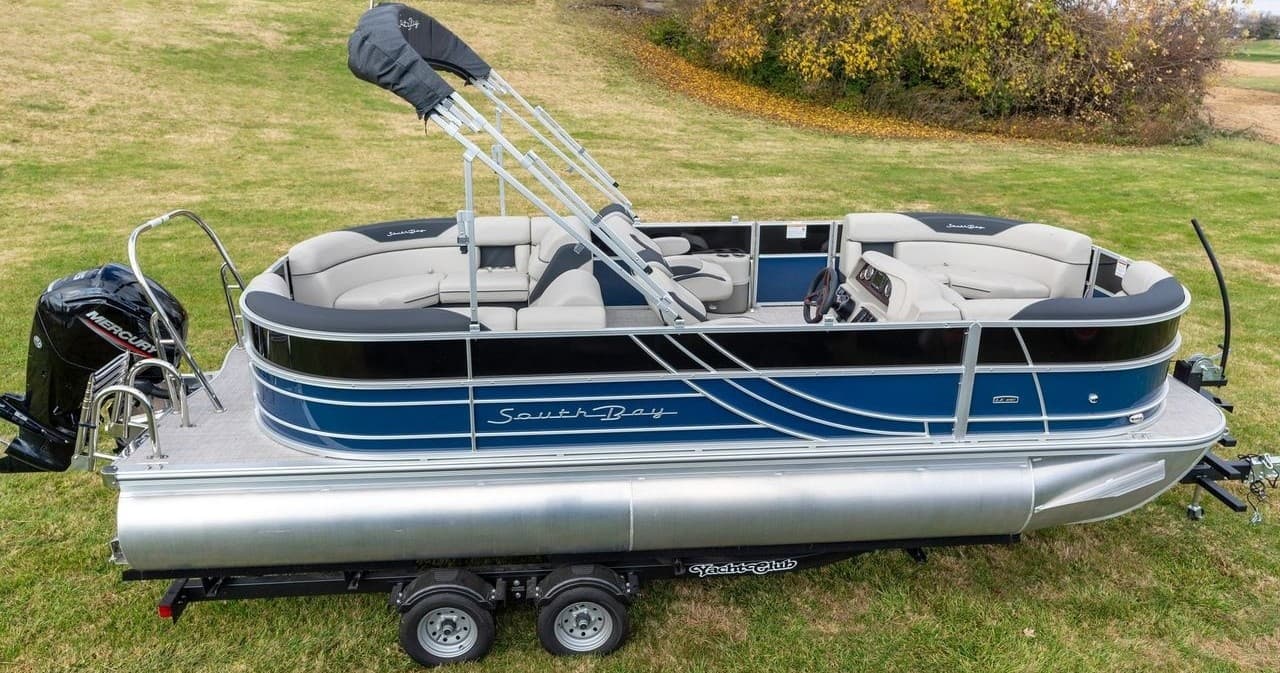 Enjoy a Relaxing Lake Day on Nemo Pontoon in Leitchfield, KY