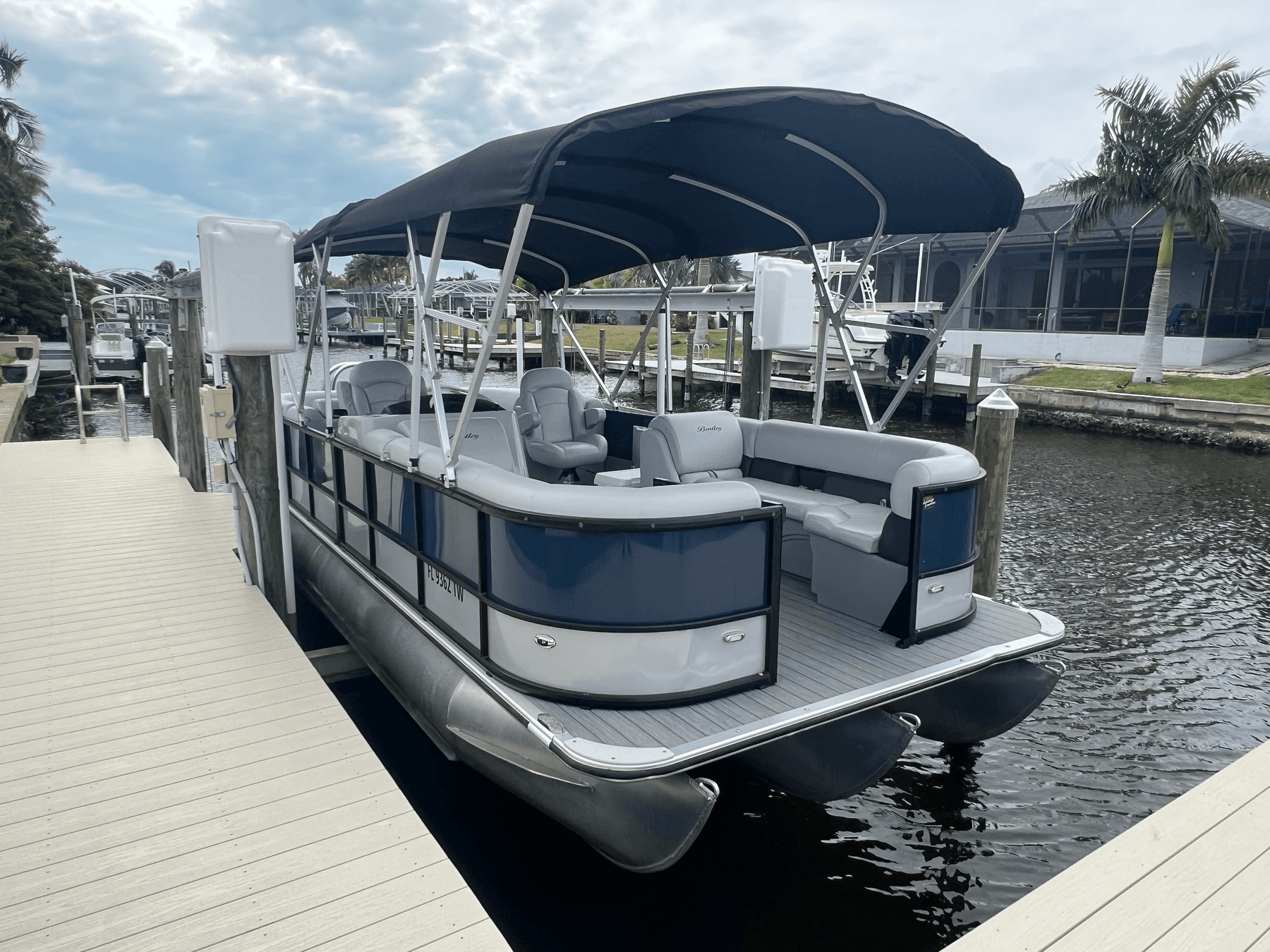 Cruise Cape Coral: 24' Bentley 243 Tritoon Pontoon Rental for Groups