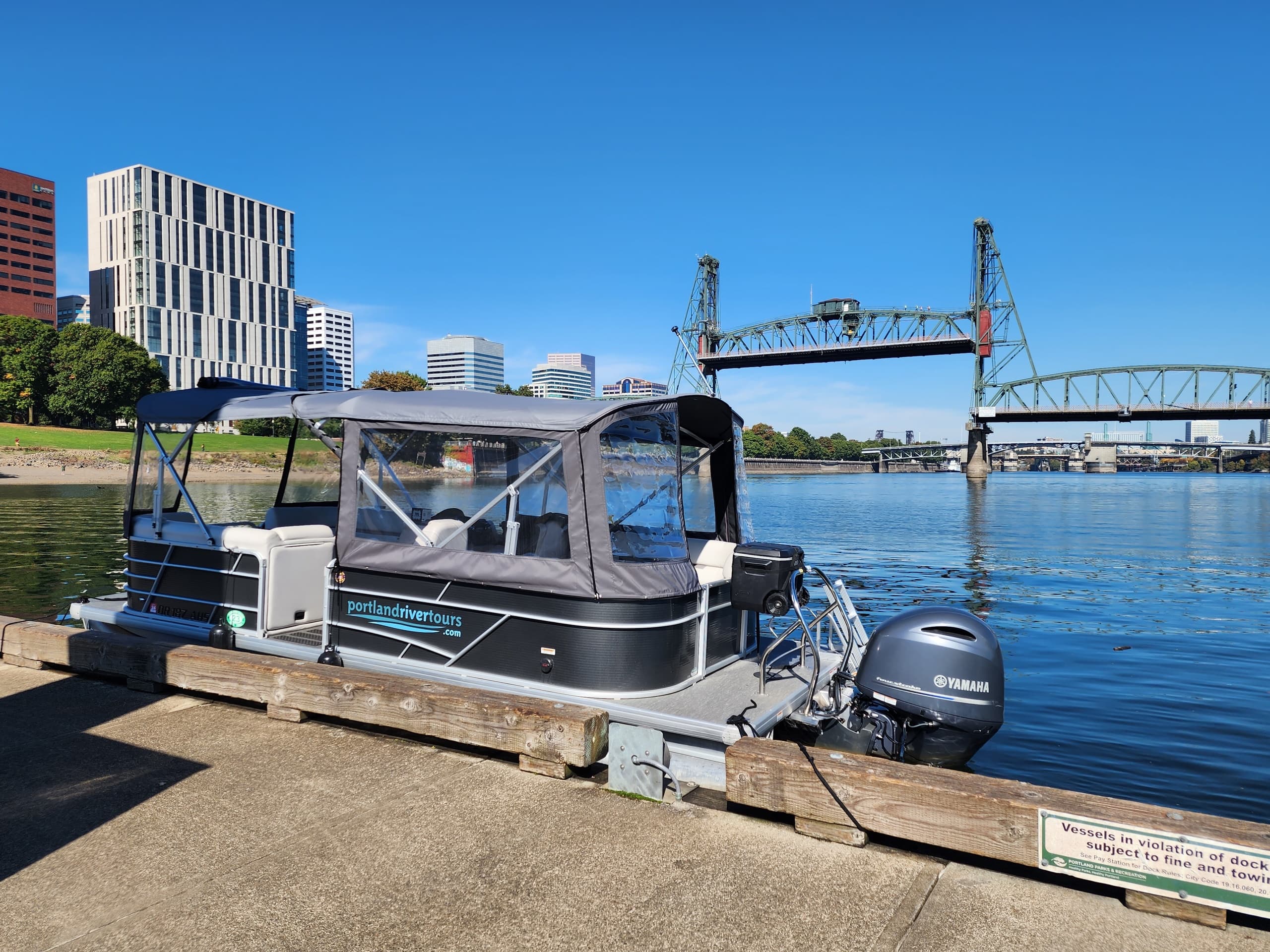 Scenic Bridge City Tour by Boat in Portland, Oregon