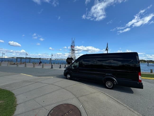 Newport Travel Tours: Gilded Age Mansions Van Tour