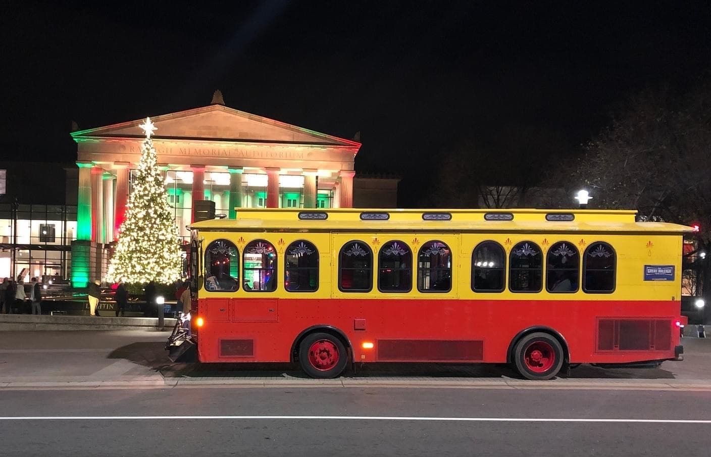Holiday Trolley Tour in Raleigh: Festive City Highlights
