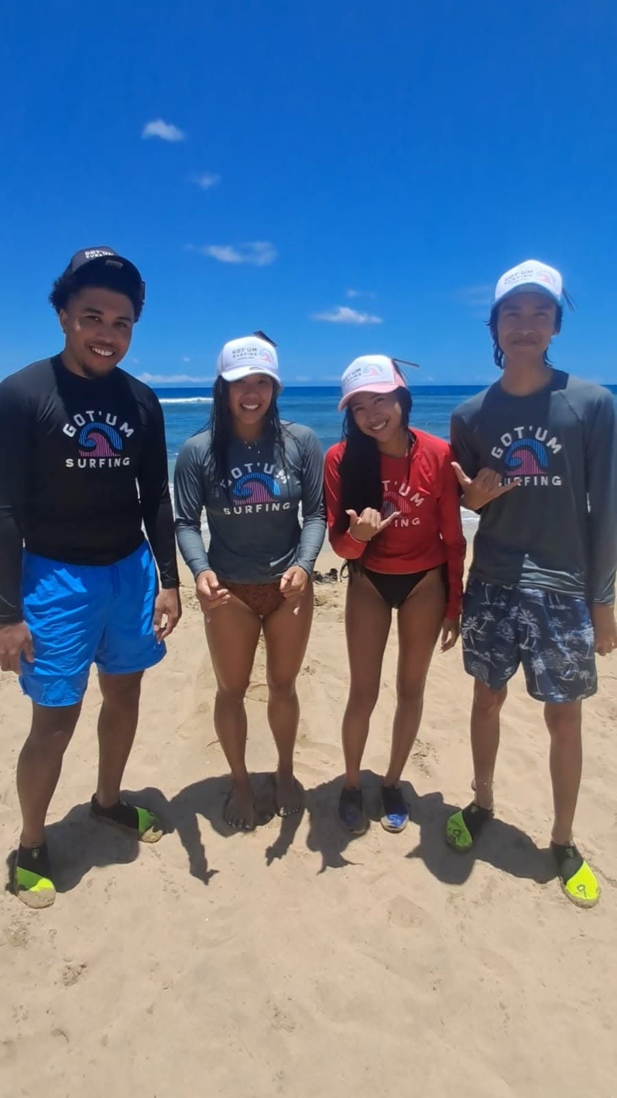 Semi-Private Surf Lessons in Lahaina: Group of 4 Surf Lessons on Maui
