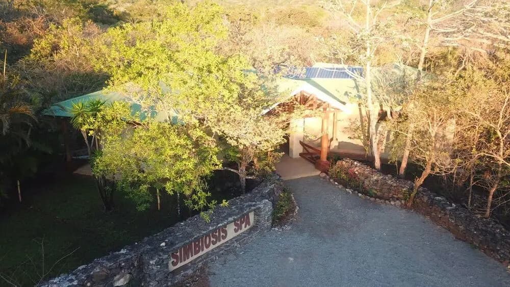 Simbiosis Spa Hot Springs: Volcanic Mud Baths on the Colorado River photo 4