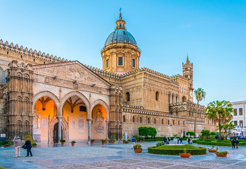 Palermo: Private Walking Tour with Bologna Tour