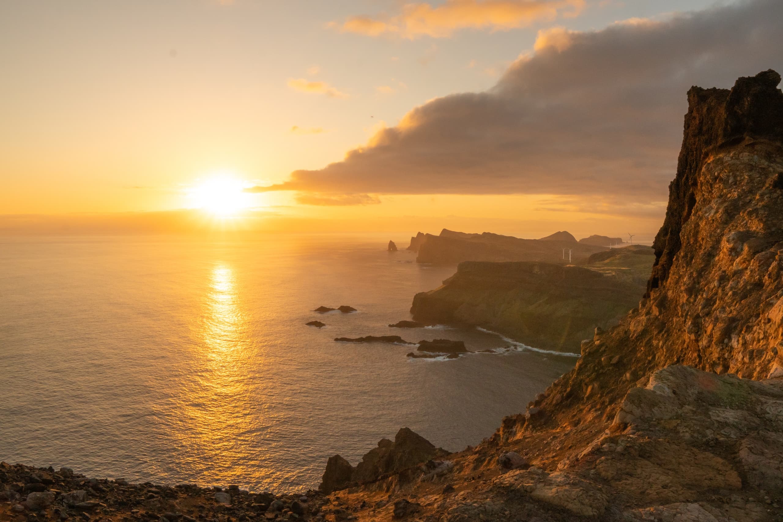 Sunrise Ridge Hike on Madeira: Experience the Dragon’s Tail at Dawn