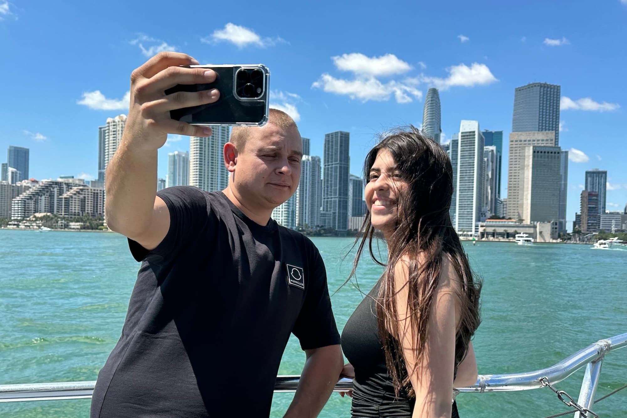 Miami Skyline Cruise: Luxury Yacht Tour of Millionaire’s Mansions and Biscayne Bay