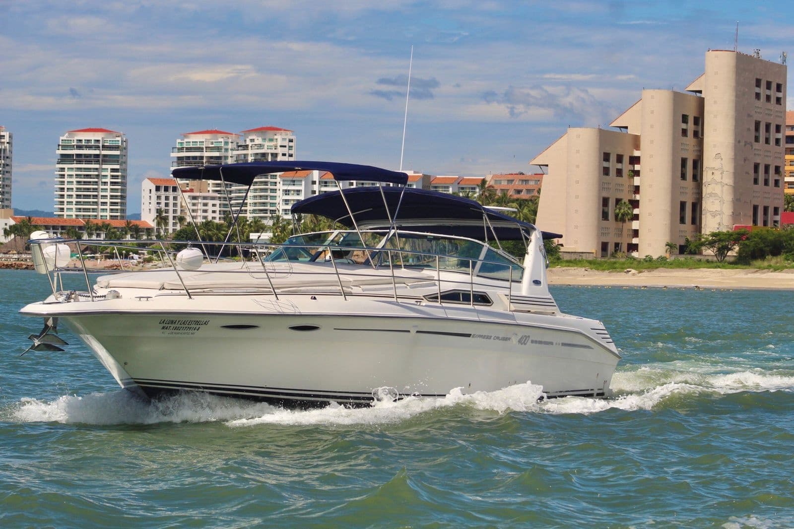 Luxury Yacht Charters with Jet's in Puerto Vallarta
