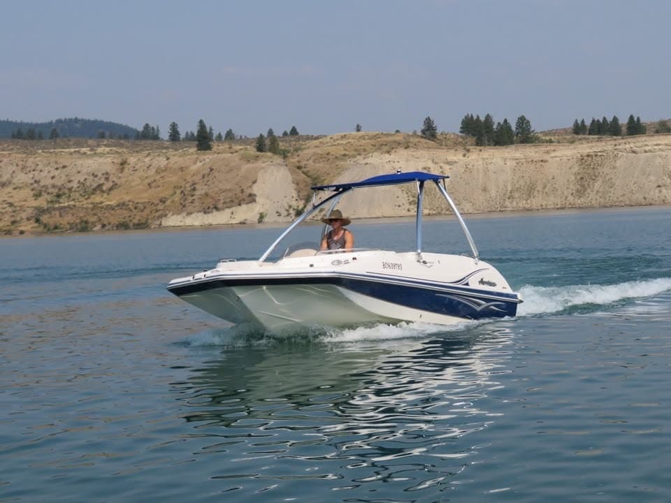 Water-Activities & Hurricane Boat at Sunshine Houseboats & Marina