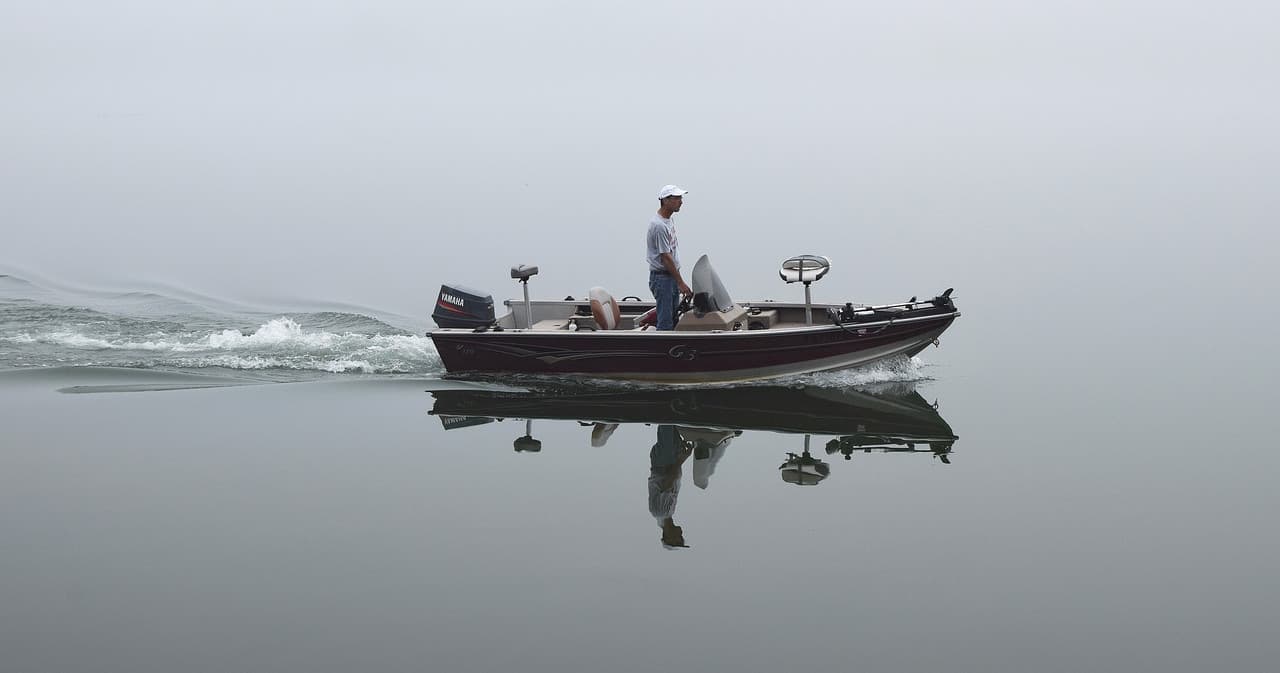 Motorboat Rentals at Eagle Lake Narrows Country Store