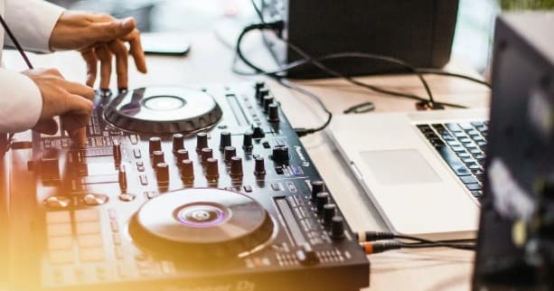 Dynamic Karaoke Nights with ABOC Events’ Sing & Go