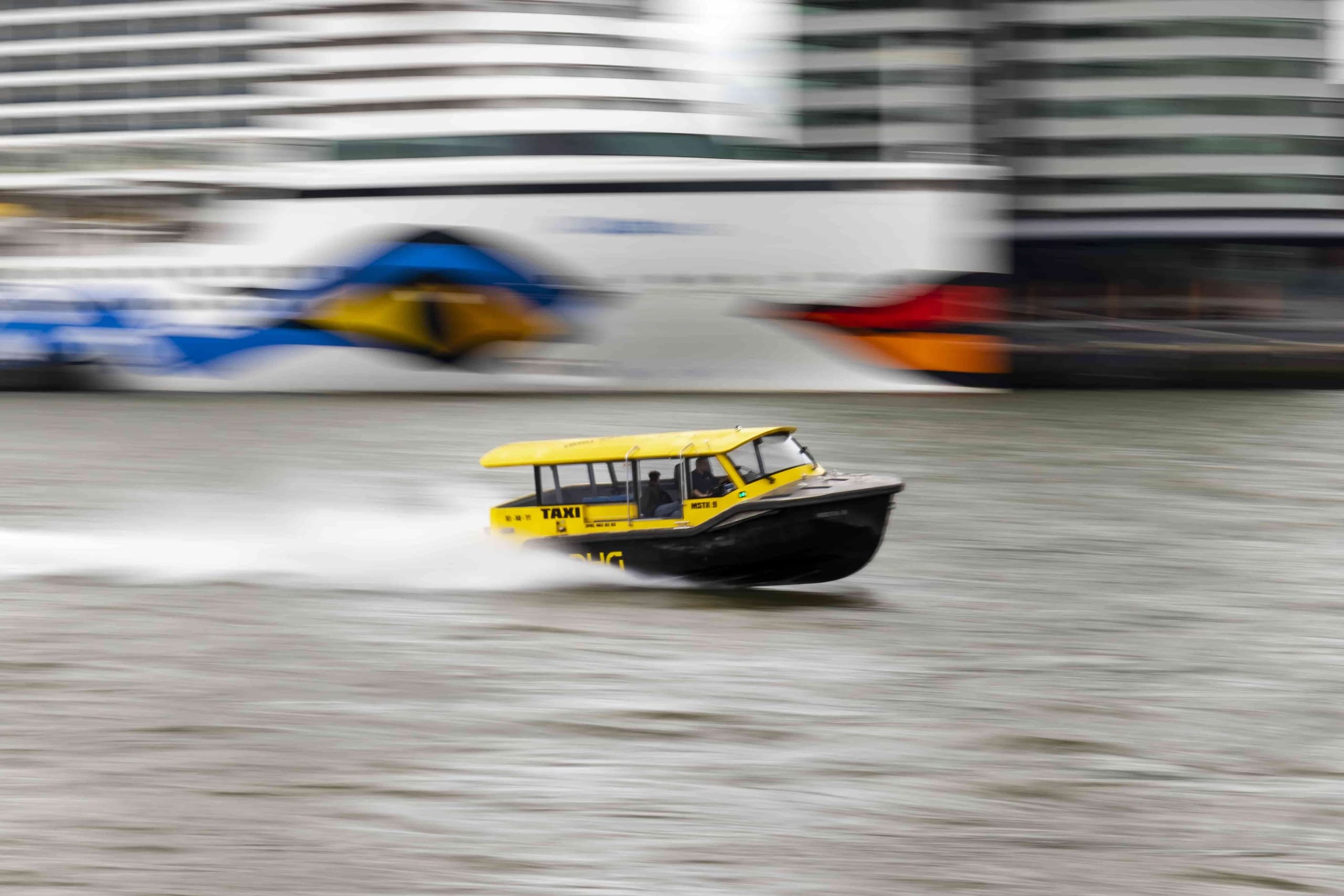 Rotterdam Iconen Tour & Watertaxi with IdTours Rotterdam