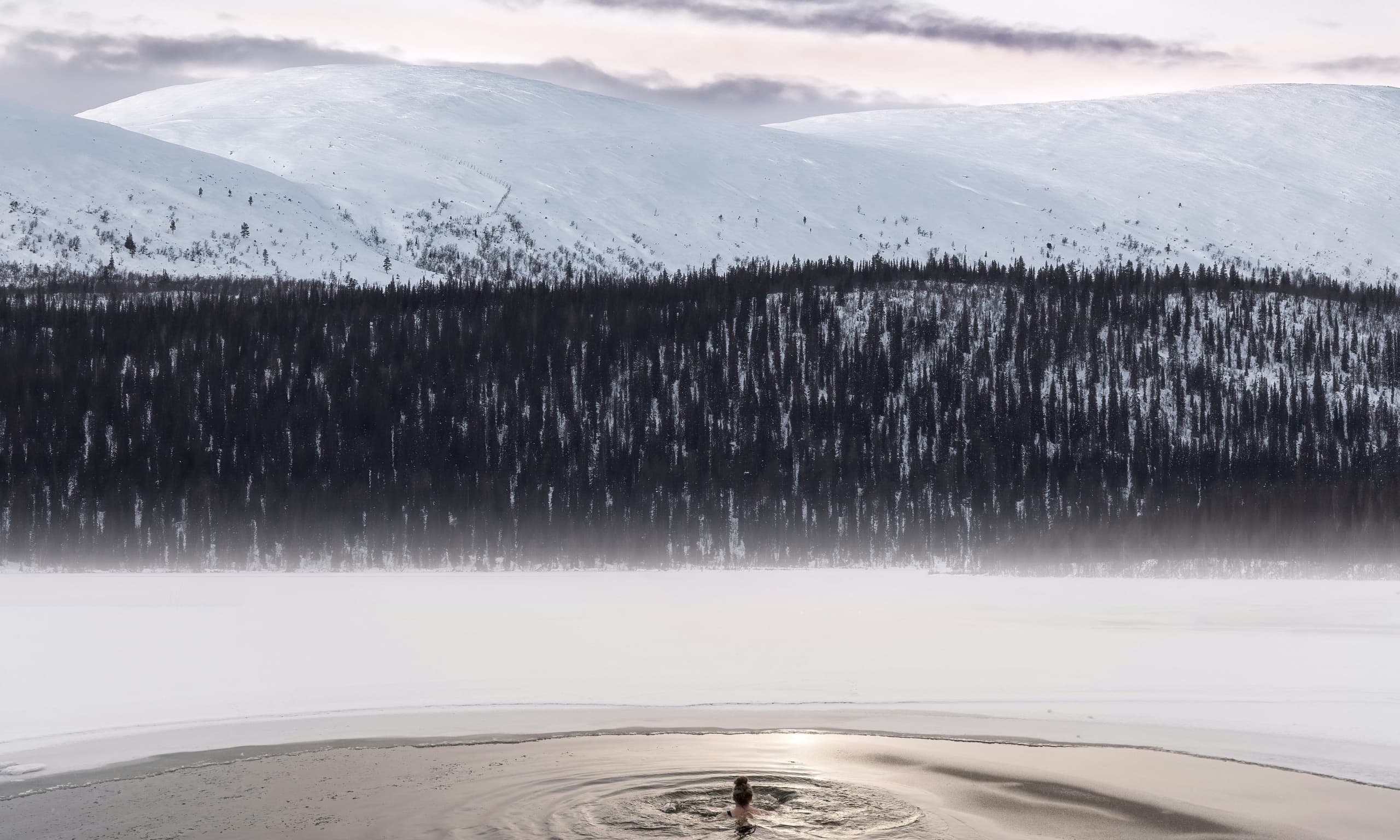 Sauna & Ice-Dip at Kelo Resort in Finnish Lapland