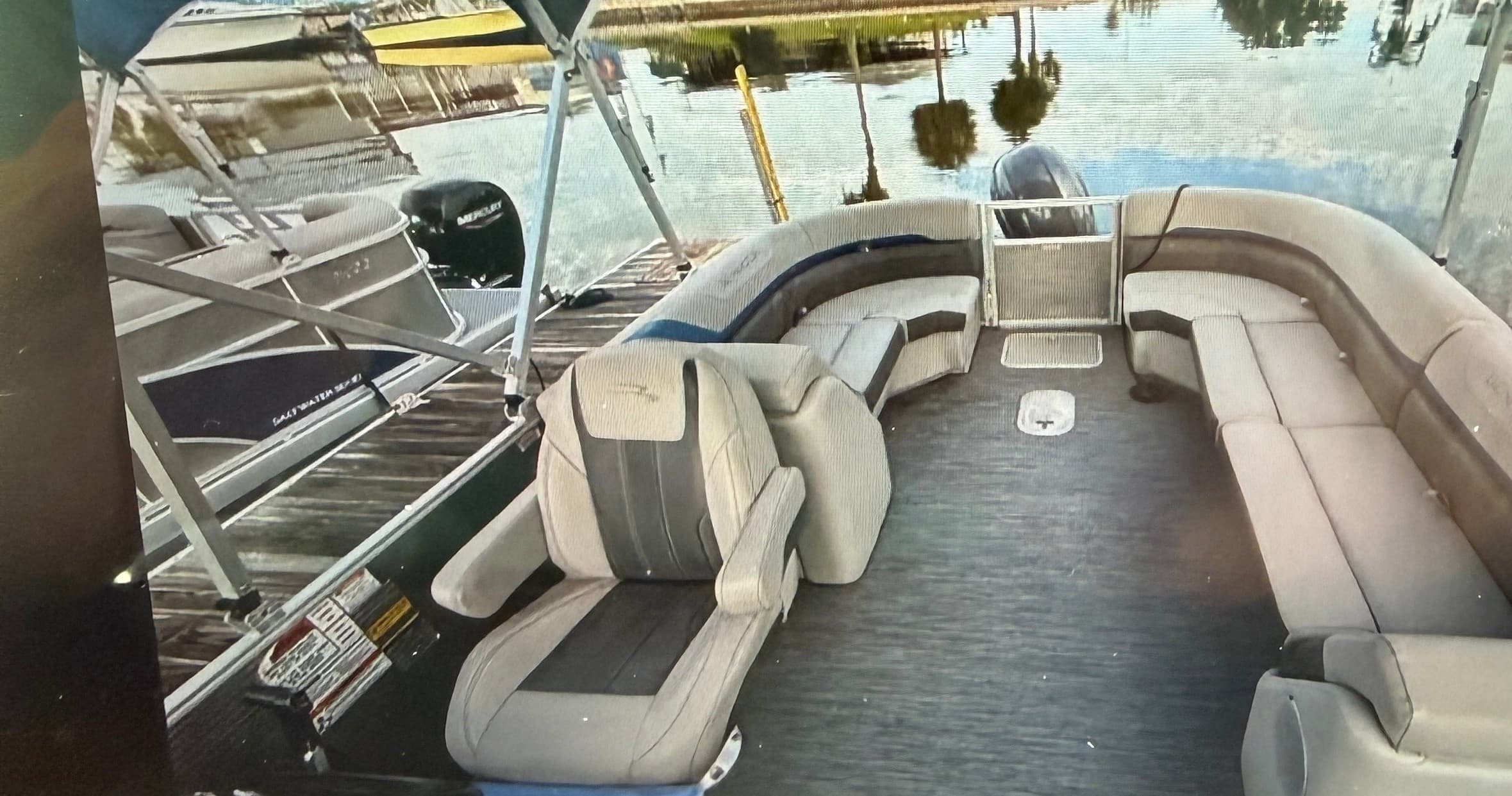 Clearwater Day Cruise Aboard a Luxury 23' Bennington Tri-toon photo 2