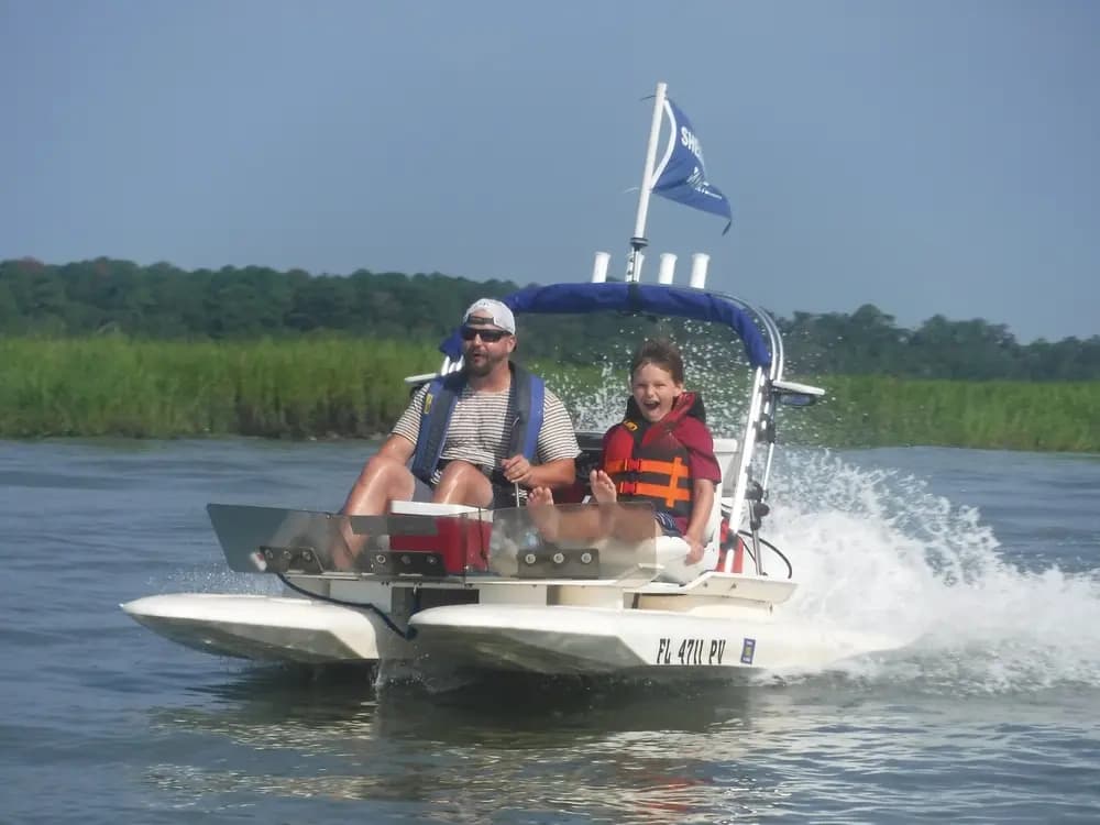 Drive-a-Catamaran-in-Key-Largo-2-Hour-Speed-and-Wildlife-Tour