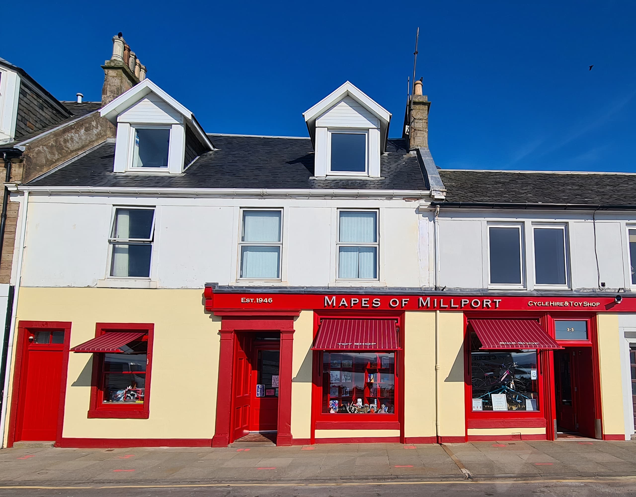 Land Adventures at Mapes of Millport: Cycling Fun on Round Island