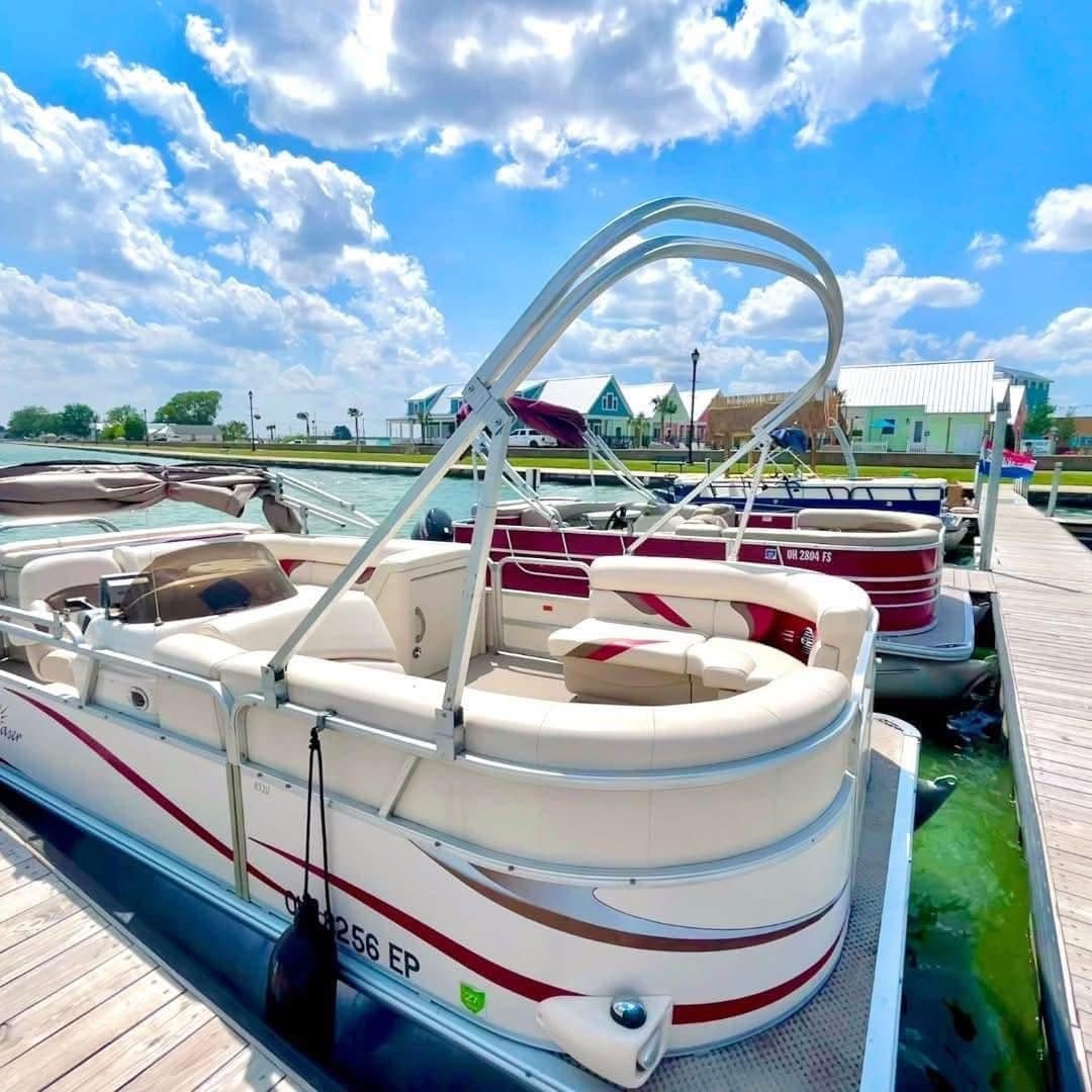 SunChaser Pontoon Boat Rental on Grand Lake, Celina OH