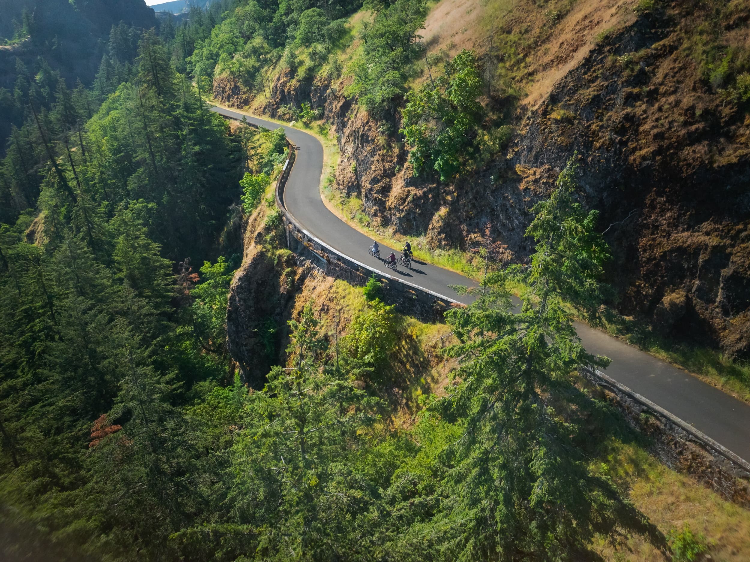 E-Bike Geology Tour on the Columbia River Gorge — Basalt, Ice-Age Floods & Waterfall Views